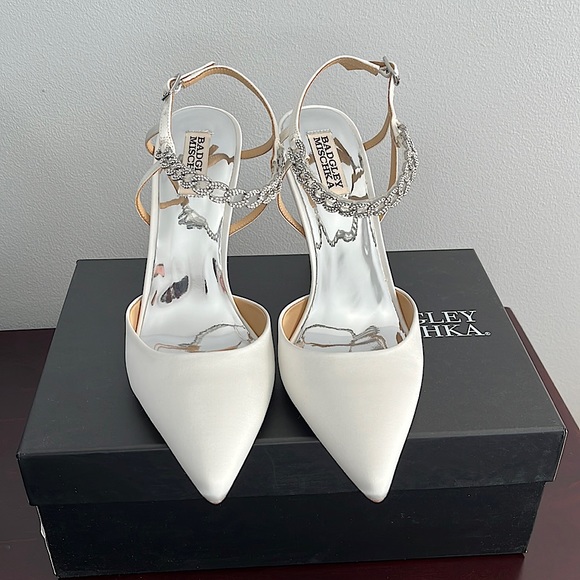 Badgley Mischka Heels - Picture 4 of 7